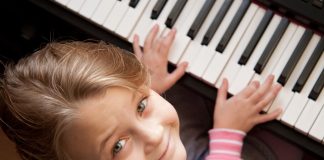 Copilul tau asculta muzica Iata DE CE este important sa o faca inca din primele zile de viata