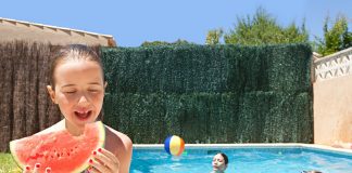 In aceasta perioada petrece acasa ca la piscina! Cum sa NU dai gres in fata invitatilor