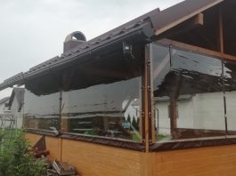 Rulouri transparente din folie pentru terase, balcoane, foişoare