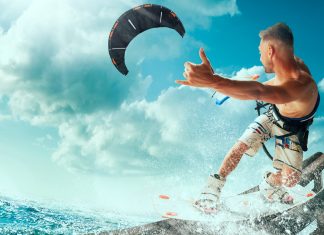 Kitesurfing vs. Surfing – Afla ce au in comun cele doua sporturi si care este mai potrivit pentru tine!