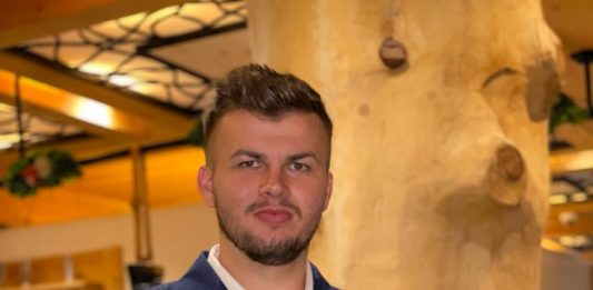 MIHU ACOPERIŞURI a ajuns în doar 4 ani locul 1 în Europa la vânzări tablă tip ţiglă metalică Blachotrapez MIHU ACOPERISURI Suceava