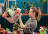 5 accesorii de care ai nevoie ca să creezi aranjamente florale inspirate
