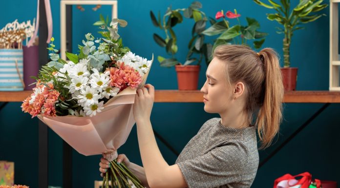 5 accesorii de care ai nevoie ca să creezi aranjamente florale inspirate