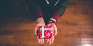 Ce să dăruiești femeilor de ziua lor | Idei deosebite