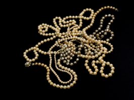 Cum integrezi într-o ținută bijuteriile cu perle?