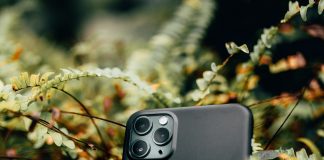 Telefoanele de top merită huse premium