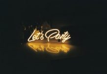 Cum pregătești o petrecere surpriză pentru prietena ta