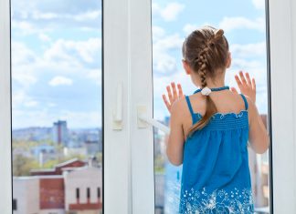 De ce să optezi pentru un geam termopan cu izolare fonică superioară?