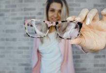 Sfaturi pentru îngrijirea corectă a ramelor de ochelari