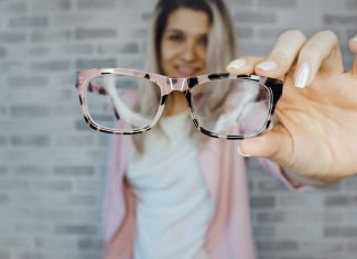 Sfaturi pentru îngrijirea corectă a ramelor de ochelari