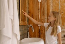 Cum amenajezi baia pentru copilul tău: 3 sfaturi utile Cum amenajezi baia pentru copilul tău: 3 sfaturi utile