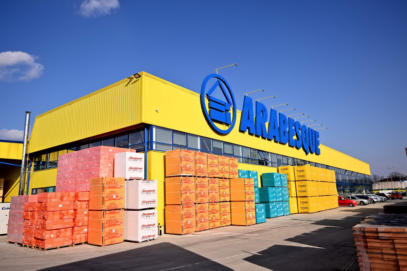 Arabesque a deschis la Suceava cea mai mare platformă logistică pentru materiale de construcții