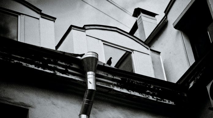 Cele mai bune metode de curățare a jgheaburilor și burlanelor