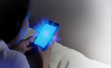 Cum să previi oboseala ochilor cauzată de lumina albastră a ecranelor Cum să previi oboseala ochilor cauzată de lumina albastră a ecranelor