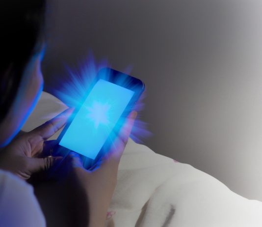 Cum să previi oboseala ochilor cauzată de lumina albastră a ecranelor
