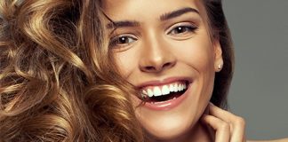 Cum se folosește o mască de păr la duș