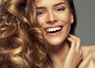 Cum se folosește o mască de păr la duș