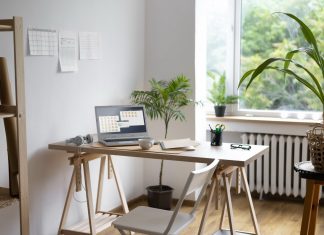 Cum să îți amenajezi spațiul de lucru de acasă