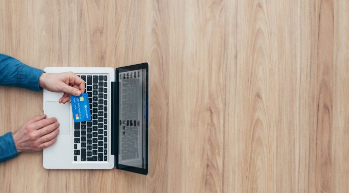 De ce să cumperi un laptop de la amanet? 3 avantaje pentru care merită această alegere