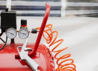 Utilizarea compresoarelor de aer în finisarea mobilei de lemn: Sfaturi și recomandări