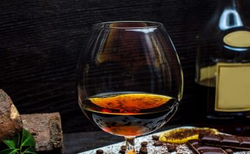 Armonie culinară: sfaturi utile pentru asocierea lichiorului cu mâncarea Armonie culinară: sfaturi utile pentru asocierea lichiorului cu mâncarea