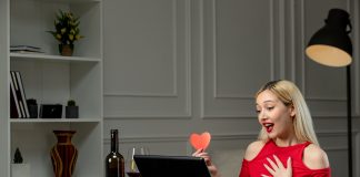 Cum să câștigi bani serioși lucrând de acasă