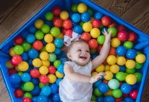 Mingi colorate din plastic – Distractie garantata pentru copii!