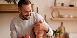 Vrei să fii iubitul perfect? Surprinde-ți partenera prin cele mai frumoase gesturi romantice! Iată cum!