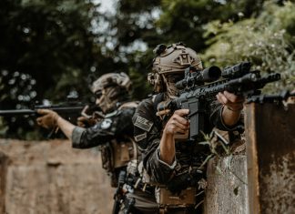 Arme airsoft pentru recreere colectivă și comunicare reciprocă Arme airsoft pentru recreere colectivă și comunicare reciprocă