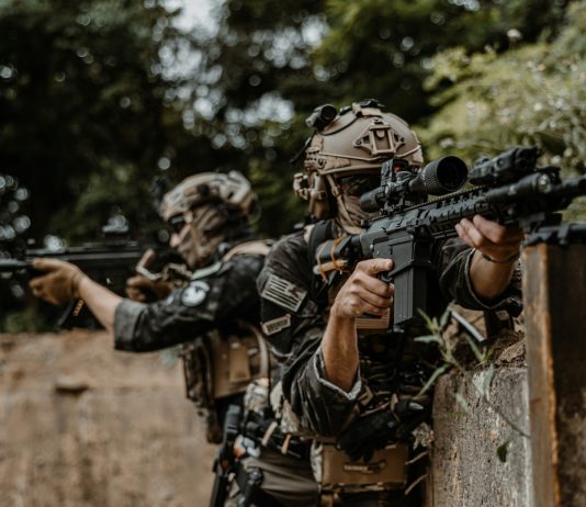 Arme airsoft pentru recreere colectivă și comunicare reciprocă