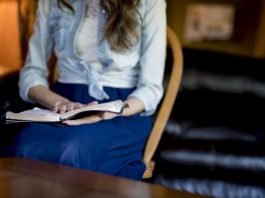 Biblia cu explicații – Cele mai importante motive pentru care să citești biblia cu explicații