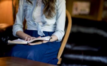 Biblia cu explicații – Cele mai importante motive pentru care să citești biblia cu explicații
