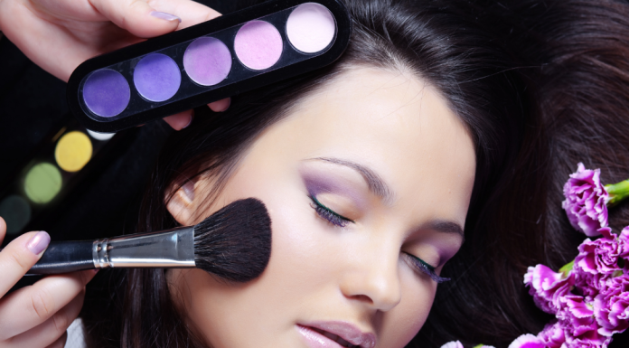 Este considerat make-upul o artă O privire asupra istoriei și tehnicii moderne de machiaj