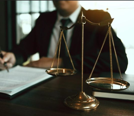 Necesitatea unui avocat specializat în insolvență, drept comercial și fiscal