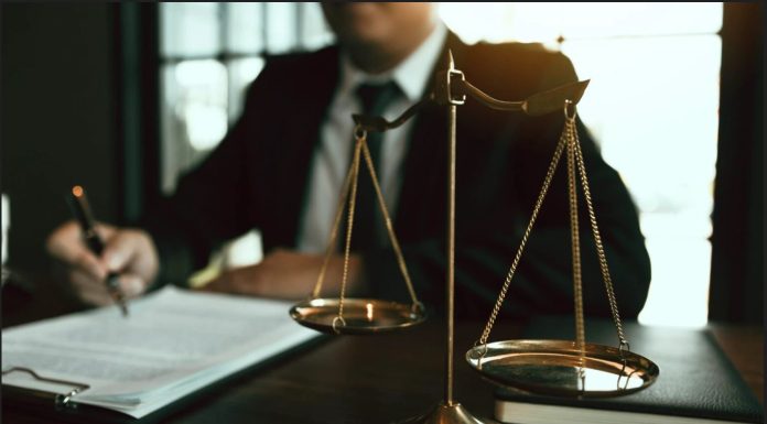 Necesitatea unui avocat specializat în insolvență, drept comercial și fiscal