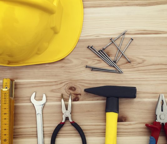 Top 5 Unelte Esențiale Pentru Pasionații de Bricolaj