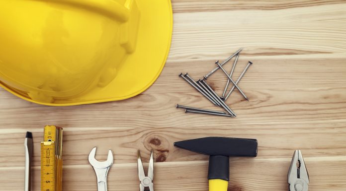 Top 5 Unelte Esențiale Pentru Pasionații de Bricolaj