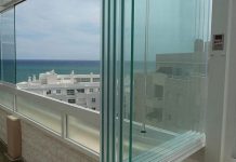 Cum alegi corect sistemul de închidere balcon: Ghid V Shades pentru proprietarii de apartamente