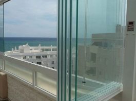 Cum alegi corect sistemul de închidere balcon: Ghid V Shades pentru proprietarii de apartamente