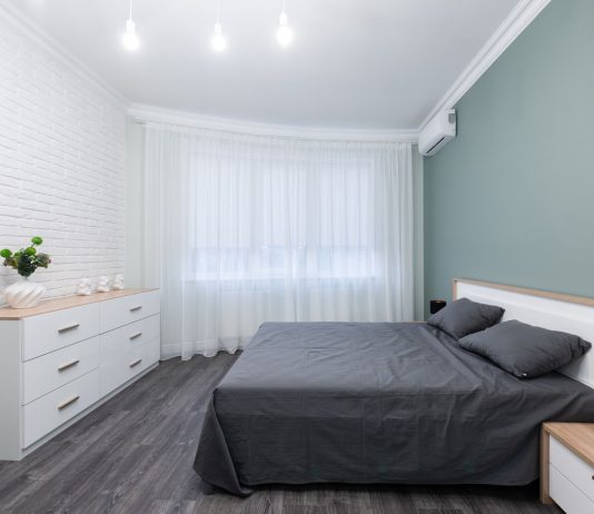 Dormitor mic, somn bun: cum alegi mobilierul care nu înghite spațiul Dormitor mic, somn bun: cum alegi mobilierul care nu înghite spațiul