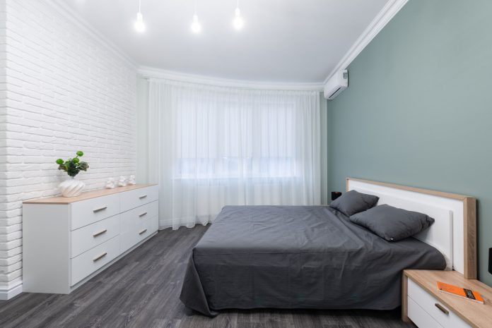 Dormitor mic, somn bun: cum alegi mobilierul care nu înghite spațiul Dormitor mic, somn bun: cum alegi mobilierul care nu înghite spațiul