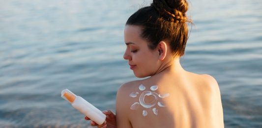 Importanța utilizării cremei solare cu SPF 30-50 pentru protecția pielii Importanța utilizării cremei solare cu SPF 30-50 pentru protecția pielii
