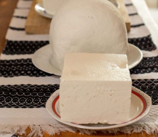 Gusturile Bucovinei: cele mai cunoscute produse tradiţionale Gusturile Bucovinei cele mai cunoscute produse tradiţionale